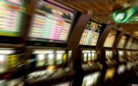 66idx live casino dengan dealer cantik profesional siaran langsung real-time
